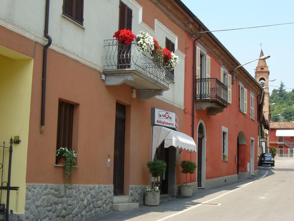 Hotel Ca 'D Peraca Monticello d'Alba Exterior foto
